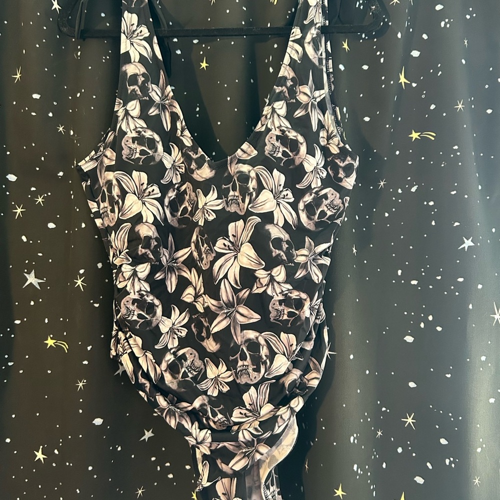 (Cross posted, comment please)
Killstar Black and White Skull Floral One Piece
